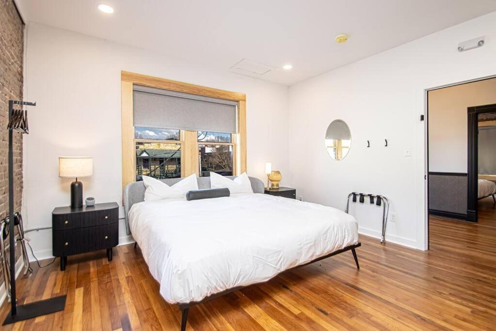 King Bed Stylish Studio In Heart Of Downtown Room # 200 Хот Спрингс Екстериор снимка
